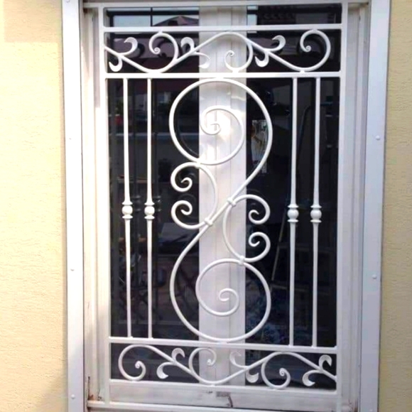 Iron work - Picture 1 of 1